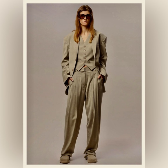 The Frankie Shop Jackets & Blazers - NWT The Frankie Shop Gelso Oversized Blazer Taupe Melange XS sand color new
